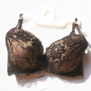Black lace bra NWT t-shirt Black Nude